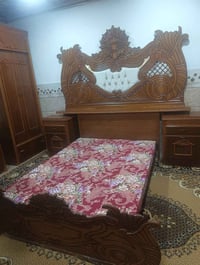 غرفة نوم • خشب ثقيل • وادي حجر