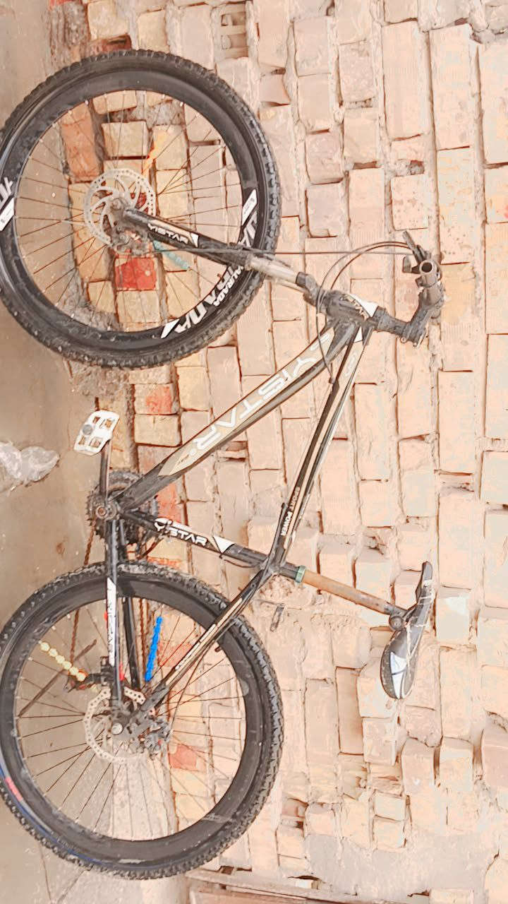 السلام عليكم بيسكل البيع السعر 100وبي مجال قليل مكان الناصرية المركز قرب مدينه المايه ***********
