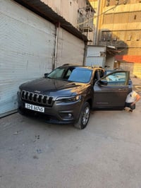جيب شيروكي موديل 2022  ( مكينة كاسرة بستم )  محرك 2000 توربو  مواصفات ...