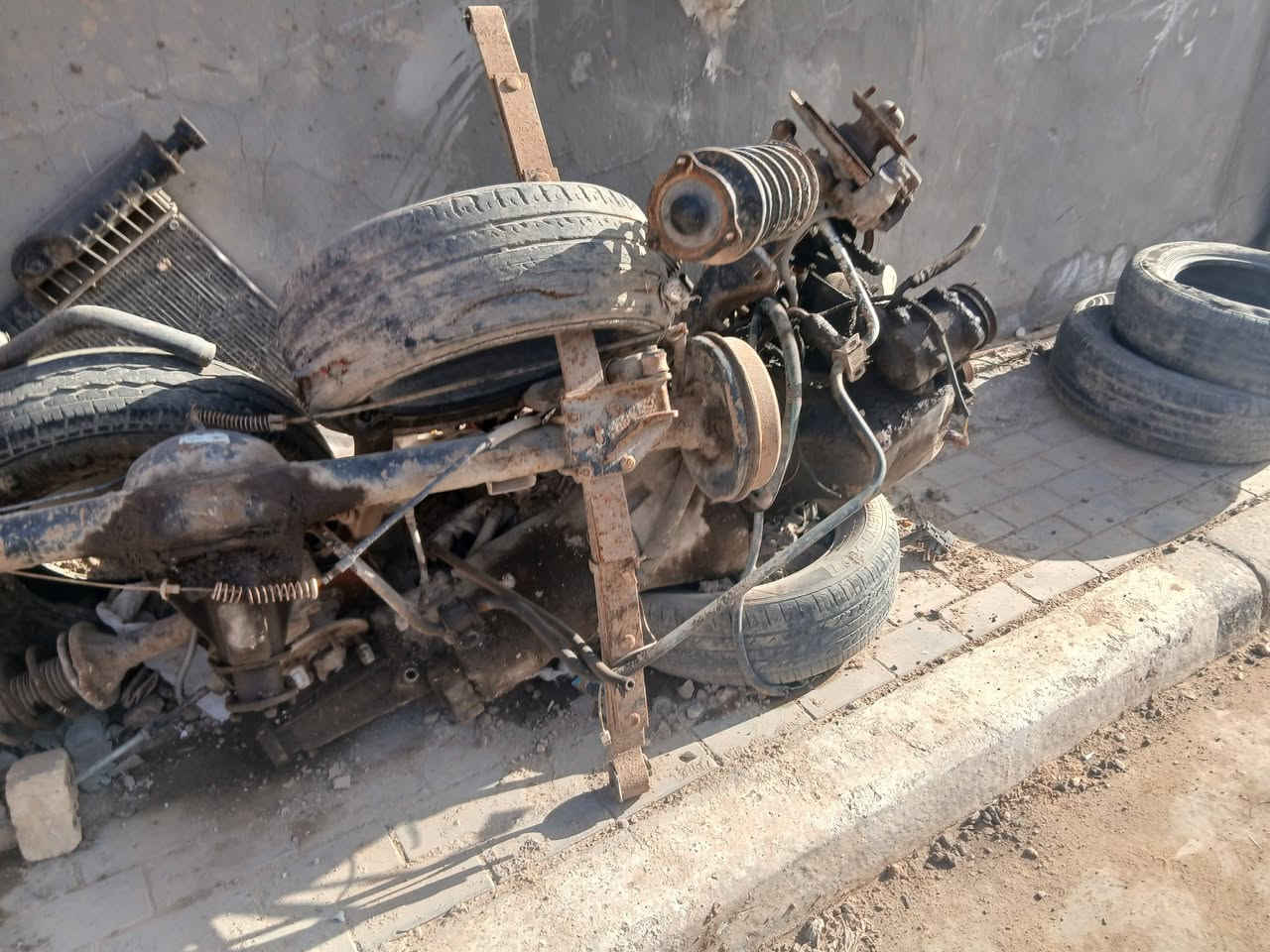 سلام عليكم اصدقائي عندي تفصيخه كامله مال بيجو روه محرك جديد وكير كولش نظيف اريد ابيعهن سعرهن مناسب شرط الشغل العنوان كربلاء حي الوفاء رقم الموبايل ***********
