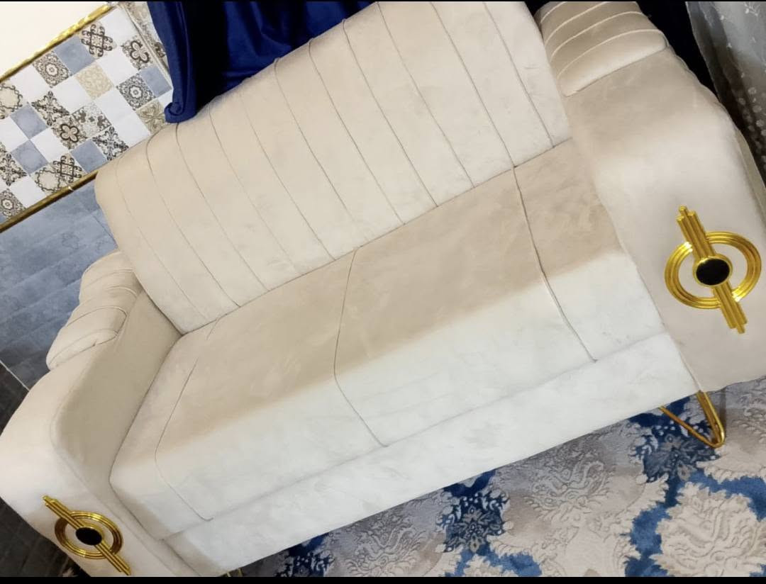 السلام عليكم تخم عشر مقاعد نضيف سبب البيع اريد انزل زوار بيتي ومكان ماعندي اريد ابيعه 400 قفلة


**إذا كنت صاحب هذا الإعلان وتريد حذفه لأي سبب، رجاءا أرسل رسالة إلى الدعم الفني**