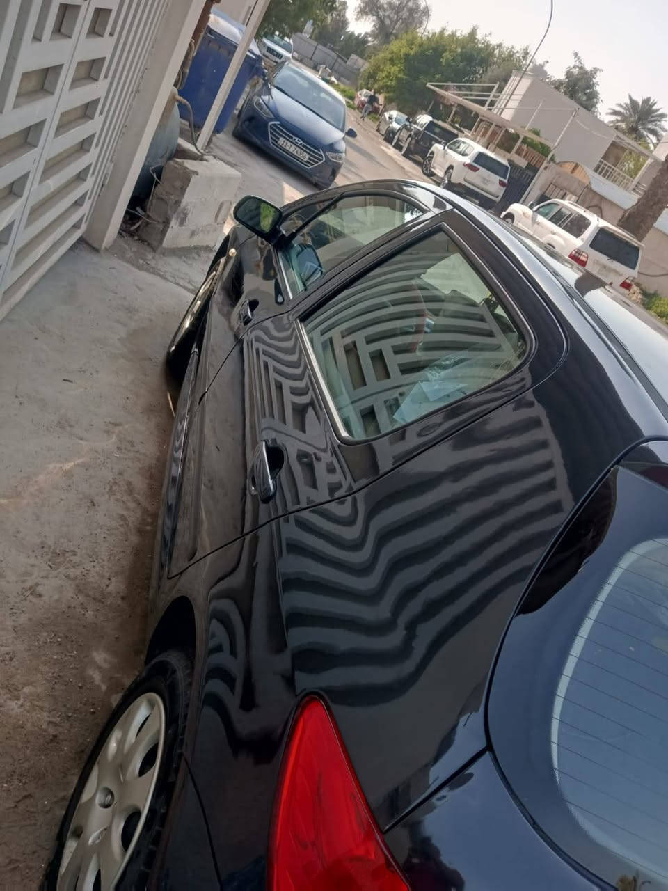 بيجو ٣٠٧ موديل ٢٠٠٦ للبيع
مكينه ١٦٠٠
تبريد شغال 
كهربائيات كامله
مكينه نضيفه
كير نضيف
كامله مدامه من كل النواحي
هزة جديده
السنوية بأسمي ل٢٠٢٨
المكان بغداد الثعالبه
الرقم ***********
موجود واتساب و اتصال
السعر 48 وبيها مجال حك الجية
