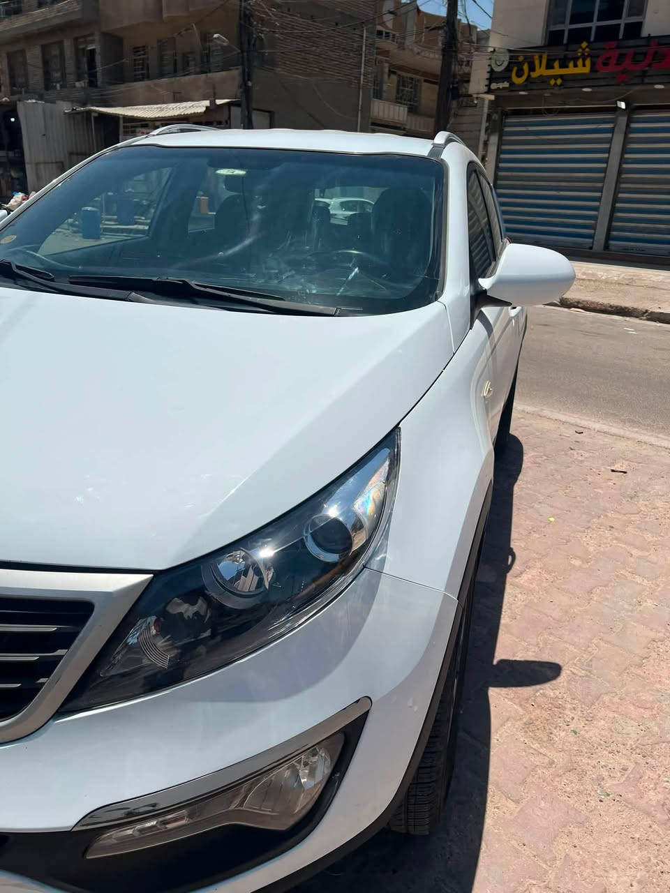 السلام عليكم 
كيا سبورتج للبيع 
سويج 
حساس خلفي 
كامره خلفيه 
كشنات جلد 
تبريد شغال 
مكينه 2000 دوش 
سبير ما نازل 
تحكم ستيرن 
مكينه كير مكفولات كفاله 
سياره بيه بارد ثلاث أماكن بارد 
ماشيه 181 KM
ارضيه مسويها جلد
رقم الهاتف ***********
