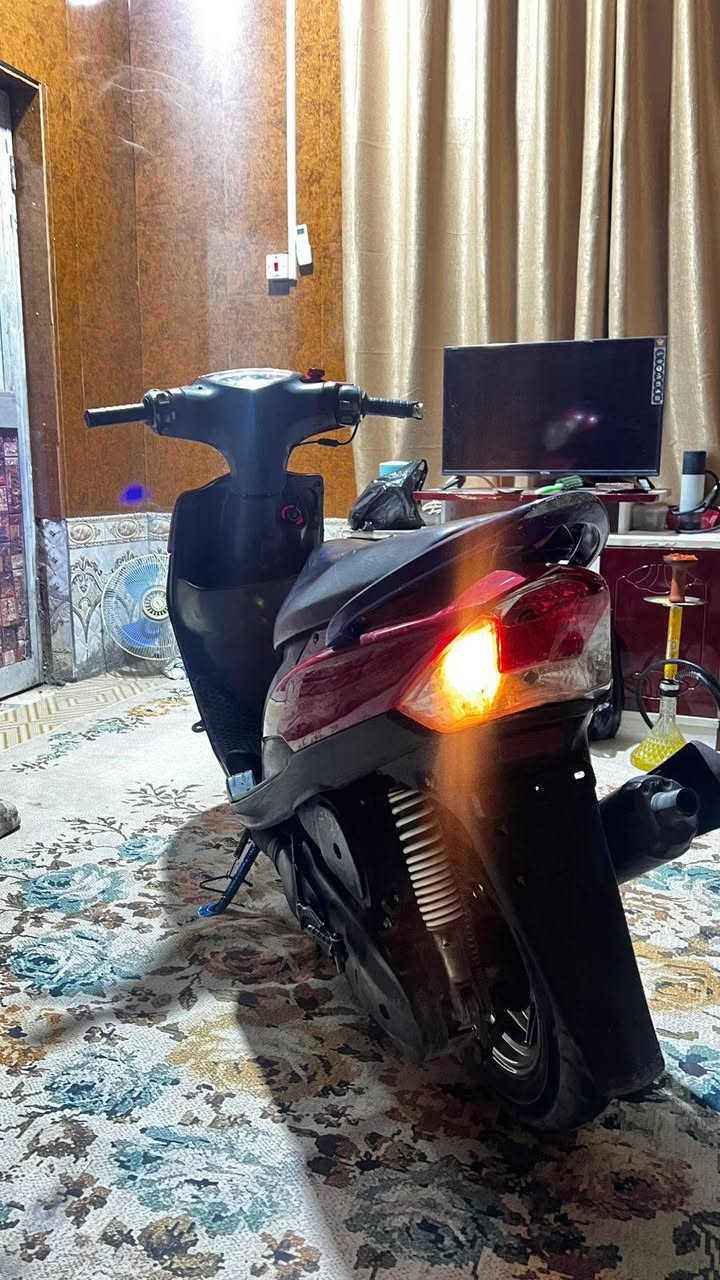 سلام عليكم ورحمه الله وبركاته دراجه ماكس عدله شلع معدل فول دراجه شغاله من الطول الطول عداد لايت سلف هندر اشاره دراجه شلعتها مال زماد السعر 700 وبيها مجال المكان بصره الرقم ***********
