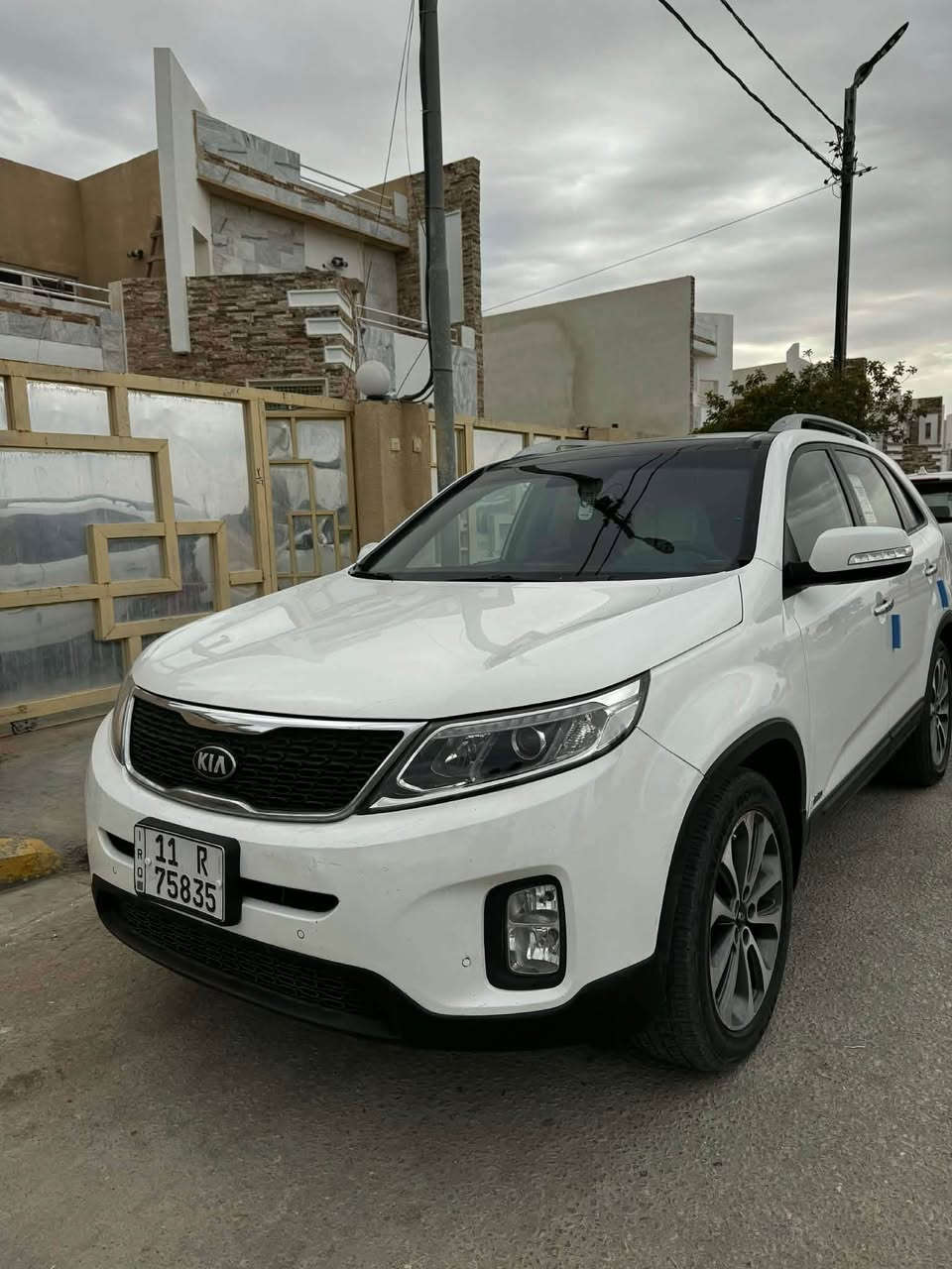 سلام عليكم
للبيع فقط
سورنتو كويتي 2014 فول 
رقم بغداد الجديد باسمي
ماشيه 168
٦ سلندر ٧ راكب 
بصمتين: تشغيل وتقفيل 
بنورما طكتين جام 
بردات خلفية اصلية 
كشنات جلد اصلي 
كشنات كهرباء 
حساس امامي وخلفي 
لايت زنون اصلي 
كامرة دوارة اصلية 
لد امامي وخلفي 
تبريد ٣ قطع ثلج 
كير ومكينة وصدر وحدادية وتبريد مكفول
السياره بيها جاملغ امامي صبغ فقط و بارد باب سايق 
السعر 176
مكانها كربلاء
*********** كربلاء, العراق
