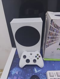 متاح  x box sires s نضافة 95٪ مساحة 512  اصدار الجهاز 2023  جهاز لوك س...