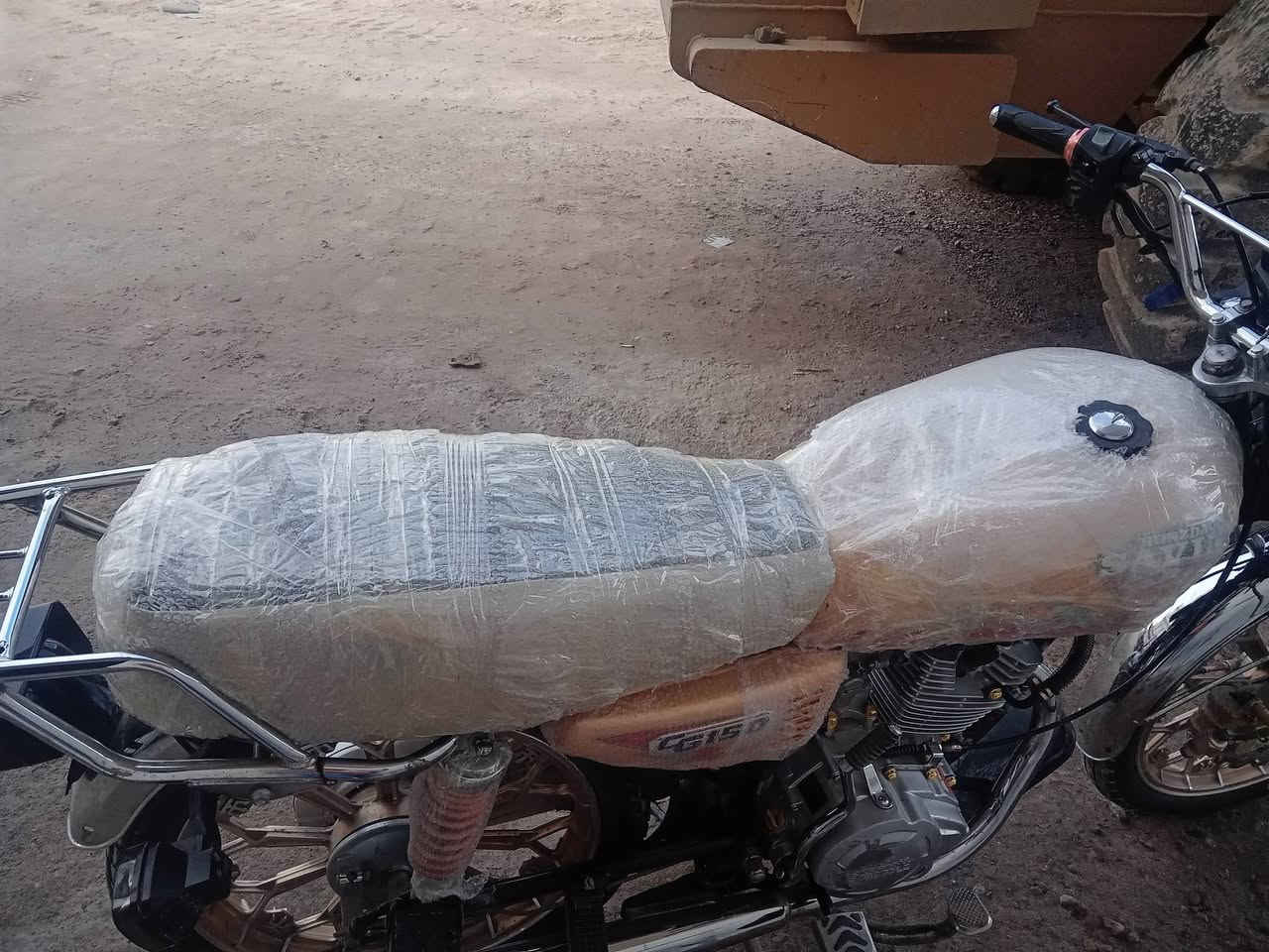 السلام عليكم دراجة سفان 5 كير موديل 24
السعر 525 وبيهه مجال مكان الصويرة شارع الكازينوات 
***********
