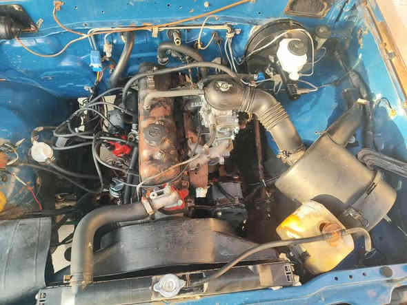 سلام عليكم
البيع موديل(82)ابلادي كربون بانزين رقم مسطره شرط التحوين مكينه كير خير من الله 
السعر 40$ بي مجال 
مكلف بل نشر تصال ع رقم
(***********)
