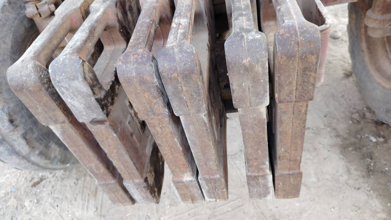السلام عليكم ثكالات العدد 6 للبيع يرهمن عل فوركسن سيرت العنوان بغداد اليوسفيه ***********
