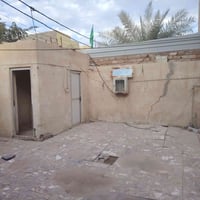 شارع المطار الجديد • ٢٠٠م • غرفتين وصاله