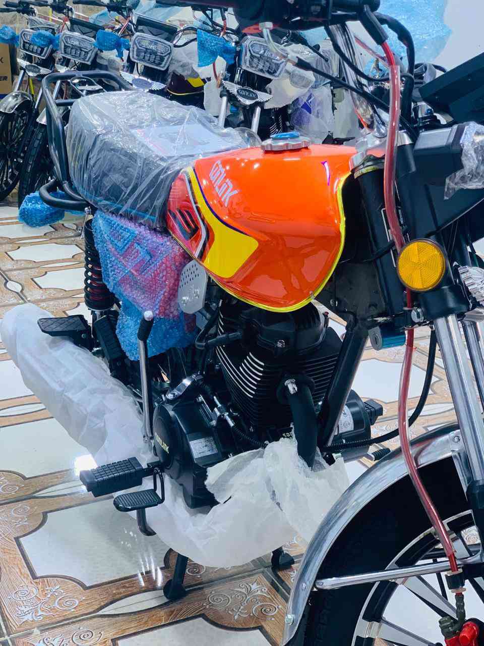 على بركة الله تم وصول دراجات سيفان سولنك الاصلي الضمان سبع اختام . 
1_ سيفان سولنك الاصلي الضمان محرك 200 cpf ضاغطة وزنجيل. 
2 _ سيفان سولنك الاصلي الضمان محرك 200cc جواكيج .
3 _ سيفان سولنك الاصلي الضمان محرك 150 cc جواكيج .
4 _ تايكر  4 كير سونك الاصلي الضمان  محرك 125cc .

بيع نقد + اقساط لحاملي بطاقة ماستر كارد 
 
( جميع الالوان متوفرة ) 

معرض محمد الشمري العنوان : الرمادي التأميم شارع النخيل قرب جسر الحوز مجاور شارع 30 او مخبز الشام  

***********
