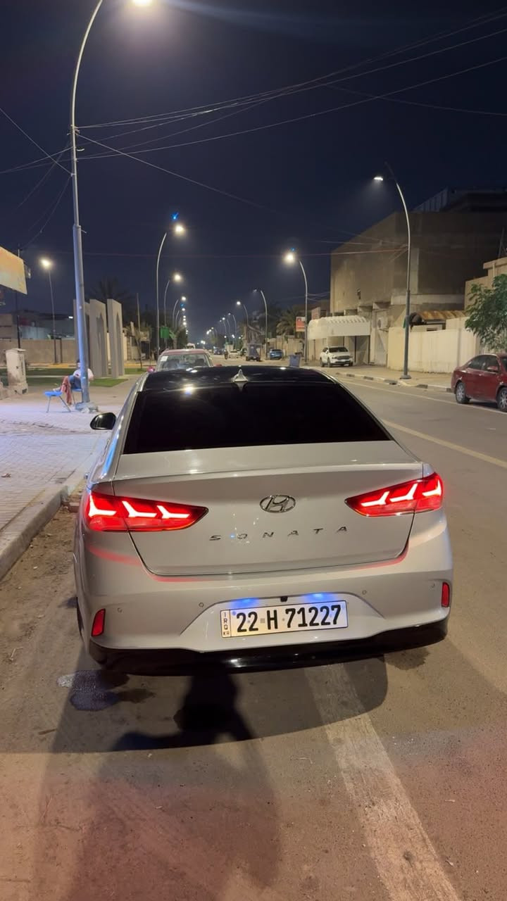 السلام عليكم سوناتا 2020وارد كوري مكينه 2000 دوش غاز محور بانزين كوريا فول مواصفات عدى البصمه شاشه وكامرا خلفيه تدفئه تبريد كشنات كشنات جلد وتحكم كهرباء بلكشن ونضام ايكو اقتصادي بلوقود وباقي المواصفات المعروفه السياره جاهزه على اخر شي حداده 100٪ تخم تاير بلباكيت دهن جديد باتري تبريد تدفئه ماتصرف دينار عليها السياره مصروف عليها هواي على ايد وحده ماشيه 45 الف كيلو حقيقي رقم اربيل وكاله تحويل لنهاية ال27 بيها اربع رشات بكوريا بدون ضربه على طول الصفحه وصار بيهه حافة الباب بلعراق يرجع مامصلح ابيع على وضعها السياره مكلفتني ونضيفه عارضها ب150 وبيها مجال للشراي ***********
