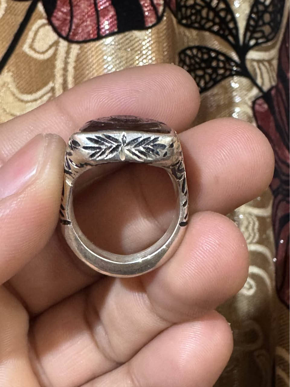 اللهم صل على محمد وال محمد 
خاتم عقيق يماني احمر فخم
قطعه في منتهى الروعه والجمال
مخطوطه بالنص / ماشاءالله لا حول ولا قوه الا بالله العلي العظيم 
مخطوطه الداير / ايه الرزق المباركه 
مصاغ يدوي ورشه لمسات فضه عيار 990
مقاس الخاتم يلبس 21/22
يوجد توصيل كافة محافضات العراق البصرة, العراق


**إذا كنت صاحب هذا الإعلان وتريد حذفه لأي سبب، رجاءا أرسل رسالة إلى الدعم الفني**