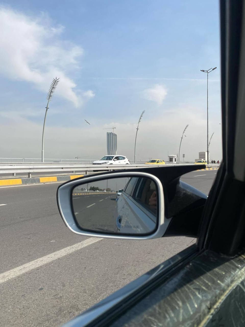 السلام عليكم 
تحيه طيبه
سياره سوناتا ٢٠١٠ شكل ٢٠١١خليجي
مرفق السونار بلمنشور
الافضل مراوس سعرها ٩٨
رقم انكليزي تريد تحويل تريد وكاله
مكينه ٢٤٠٠دوش شرط
كير شرط
حداديه اماميه خلفيه 
سياره عليها ادامه كامله
سياره عليها منضومه زنون
صفاح سياره موس
تخم تاير 
شاشه وتحكم سترين مري شفط كامره خلفيه
سياره يرادلها شويه ترتيب كماليات 
خليجي سياره بيها جاملغ عكس السايق بي طخه فقط سياره مرشوشه حزام  جماليه بدون داخل ابيعك عام مكفوله من كلبه وتجيه
سياره معروضه ٩٨ومجالها بسيط ترهم مراوس حسب القناعه
مكانها الحله -جبله 
*********** مراسله ع واتساب
