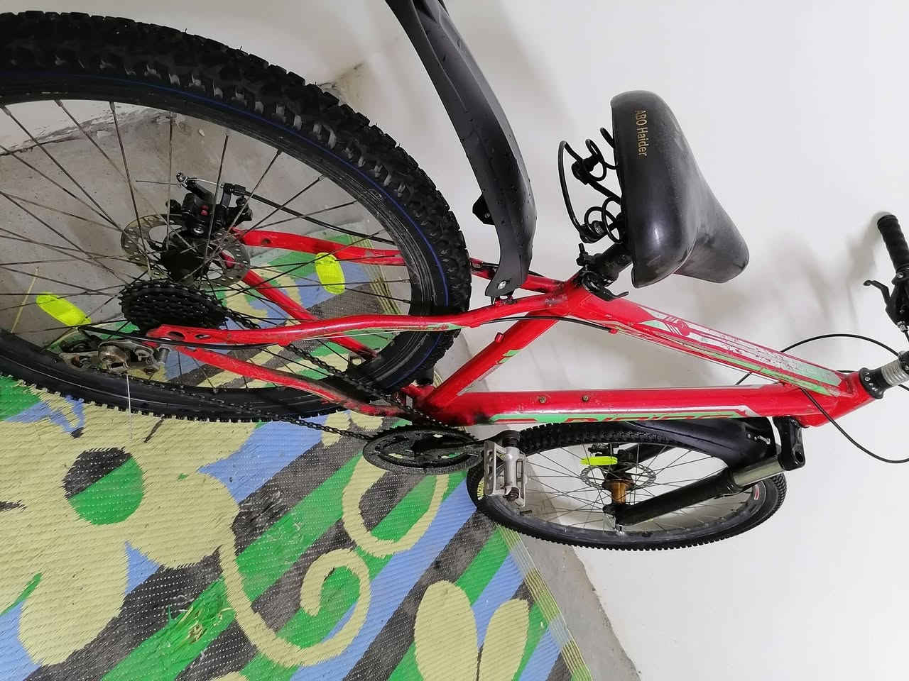 السلام عليكم باسكل للبيع حجم ٢٦ بريكات كير ٦ نمر كله شغال سعر ٦٥ مكاني الاثورين الدوره ***********
