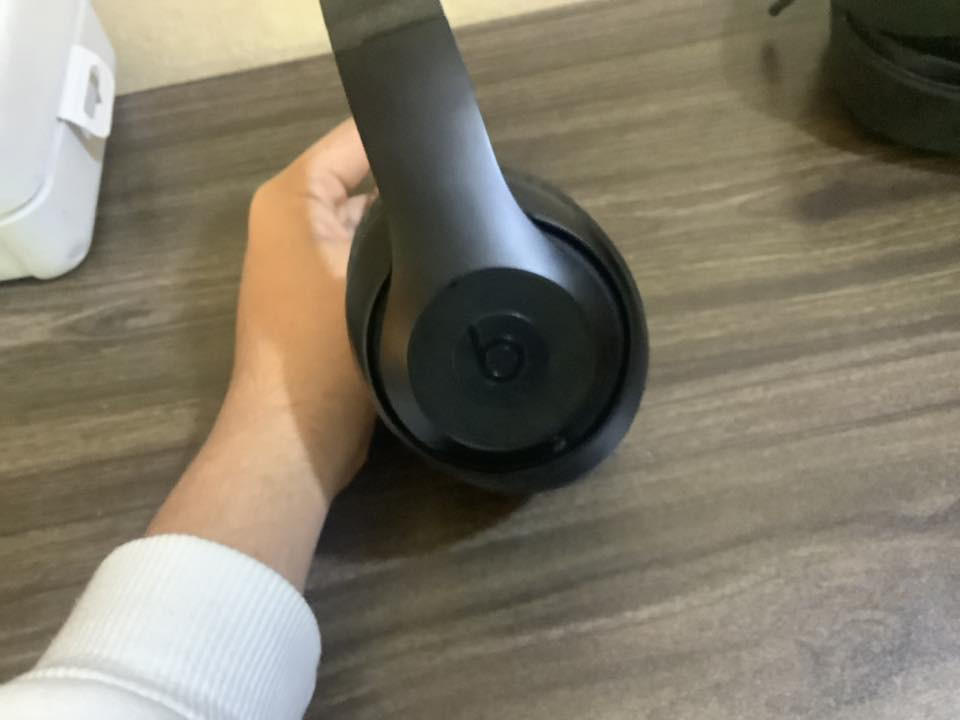 سماعة Beats Studio 3 اصلية ربط برنامج سعر 85  وية توصيل مكاني ديالى بعقوبة اذا ما تقدر تراسلني اكتب في تعليق واني أراسلك


**إذا كنت صاحب هذا الإعلان وتريد حذفه لأي سبب، رجاءا أرسل رسالة إلى الدعم الفني**