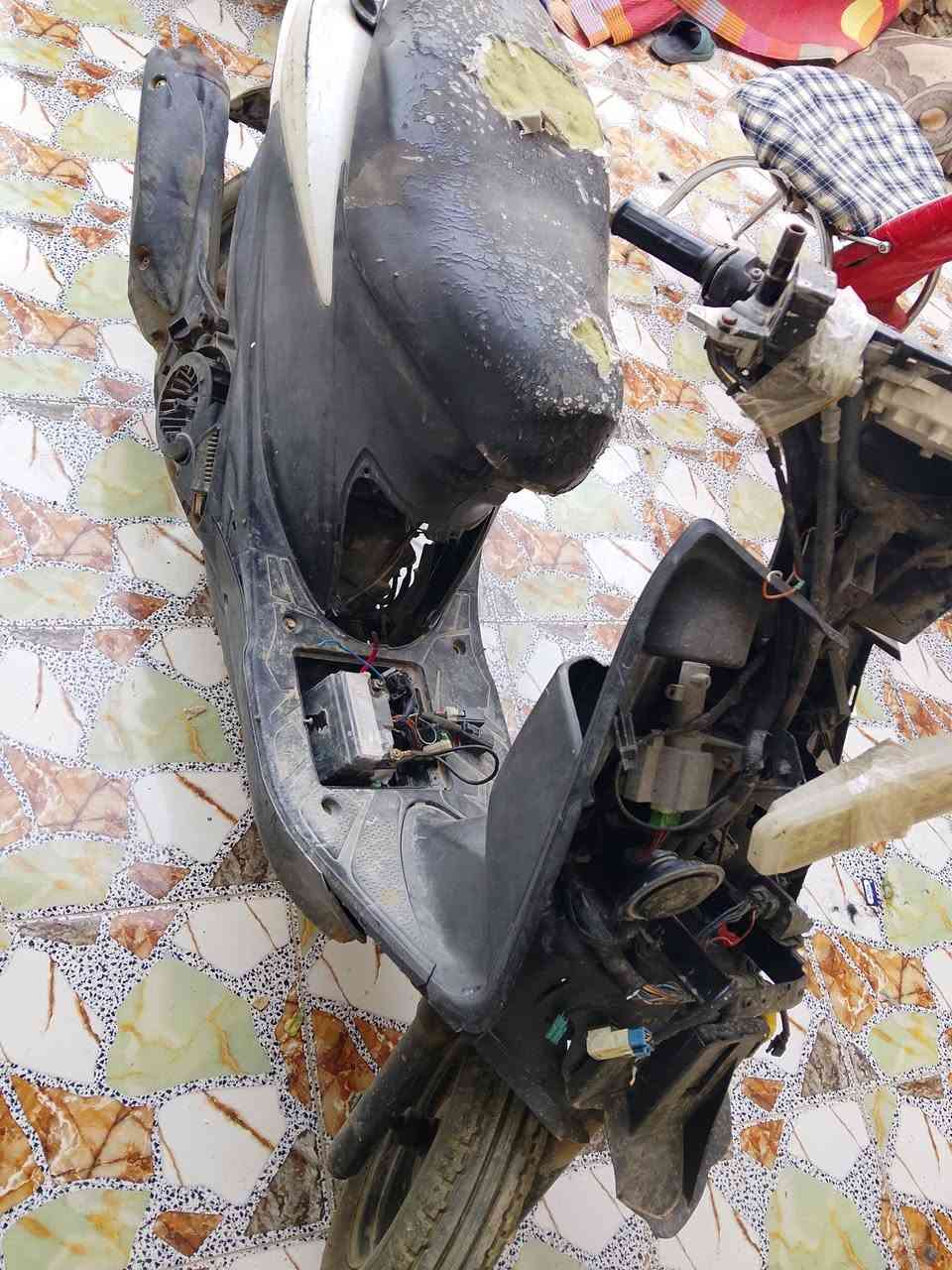 دراجة ادرس نوزل شغاله نكره اي نقص مابيه نقصه بس كفرات شلعه تخبل دراجة نشطه سعر200بكاني بغداد سبع قصور ***********

