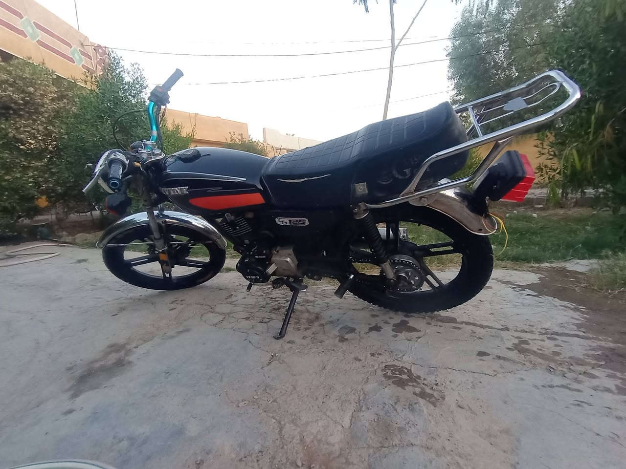 دراجه سيفان  موديل 20  كلك دراجه كامله مكمله دراجه رياضيه ستير الرياضي صالونصه رياضيه تطلع نار //ضفيره جديده بيها بيها لايتات جدد اشاير  تانكي جديد دراجه خير من الله تخم تاير جديد الدق هندر واحد تطلع الظفيره بس ما مشكله الفيش لان ما اعرف شو اسويهن كهربائياتك كلها شغاله شرط هندر واحد تشتغل مكان ديالى خان بني سعد متواجد فيس واتساب وخط رقم رقمي رقم *********** السعر خاص وان شاءلله بيه مجال
