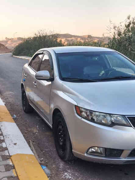 كيىة فورتي موديل 12ادوات كص جنطة مع لوحات سيارة جاهزة وحلوة فول فقط تنتة ماكو تدفئة بل كشنانة نضام ايكو تقليل صرف الوقود تحكمات اشاير مري هواية كير محرك صدر كهربائيات تبريد تدفئة سيارة جاهزة وشوف العين يبري الذمة السعر 43مع الوحات المكان بيجي ناحية الحجاج البطعمة للستفسار ***********
