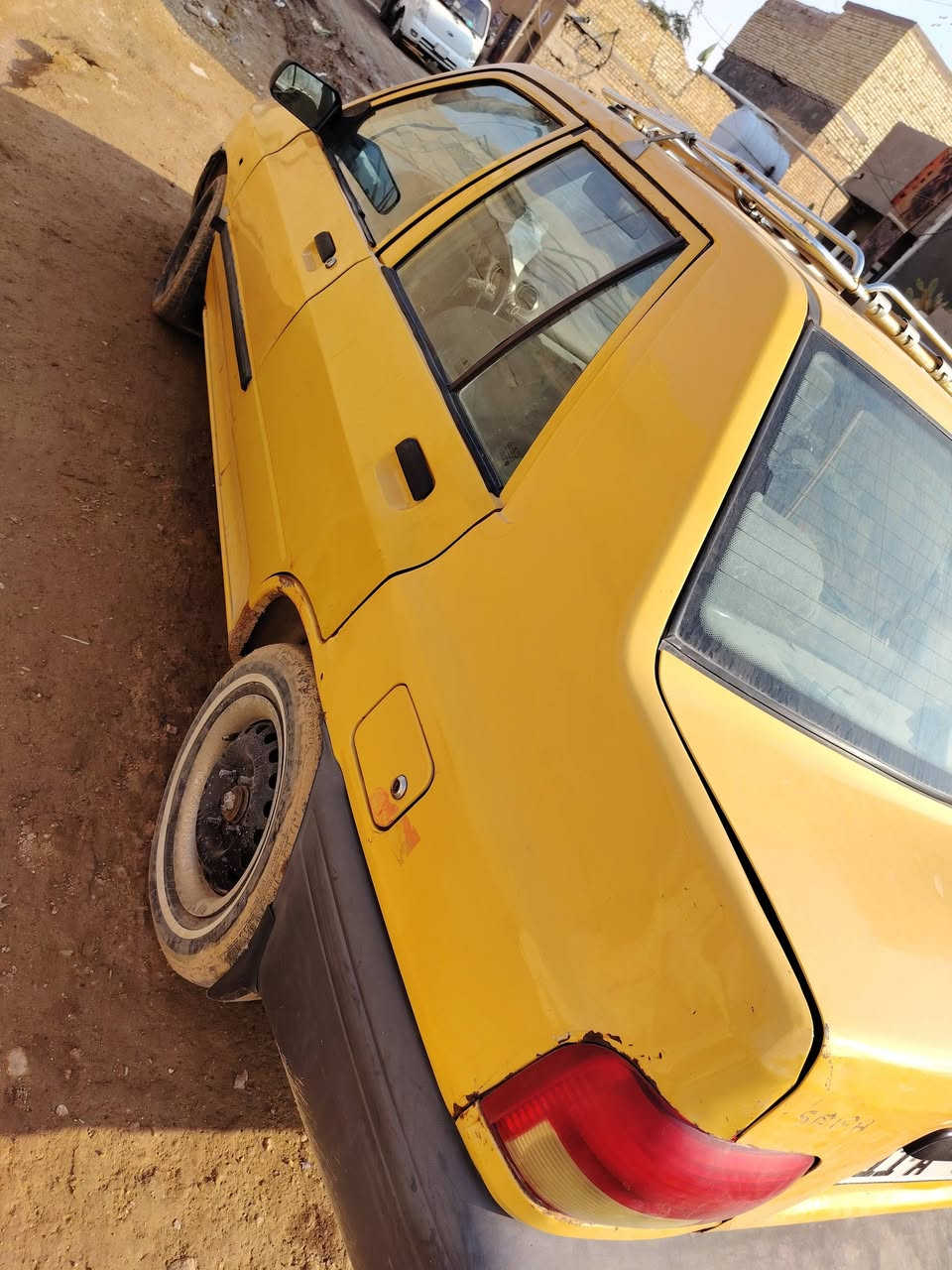 سلام عليكم سايبه البيع موديل 15 سياره بيه تبخير وباب  السياره بسمي مكاني النهروان رايده 25 ورقه وبيه مجال ***********
