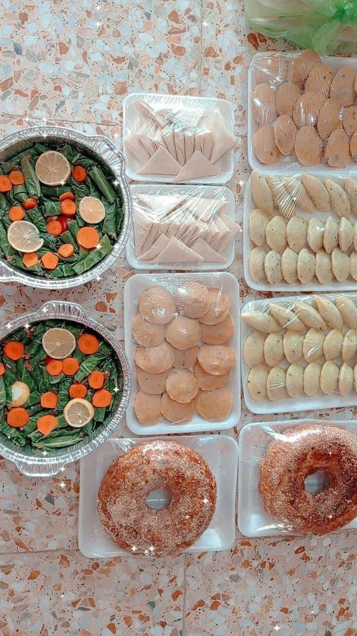 السلام عليكم حبايب قلبي اكل بيت نظيف ومرتب
🌟 قائمة الأسعار – الأكلات البيتية 🌟

🍽️ المقبلات والمعجنات:

كبة تِمن – 20 قطعة بـ 5

كبة جريش – 15 قطعة بـ 5

كبة بتيتة – 15 قطعة بـ 5

بُورَك – 20 قطعة بـ 5

ميني بيتزا – 10 قطع بـ 5

لَحم بعجين – 10 قطع بـ 5

فطاير – 10 قطع بـ 5 / 25 قطعة بـ 10

🍲 الأكلات الرئيسية (جدر):

جدر دولمة
  ◦ صغير بـ 10
  ◦ وسط بـ 15
  ◦ جبير بـ 20

جدر برياني على نص دجاجة بـ 13

جدر برياني خضروات بـ 8

جدر مقلوبة على نص دجاجة بـ 13

جدر باچة بـ 28

🍞 الخبز والمعجنات:

خبز بيت – 5 حبات بـ 1000 دينار

🍪 الحلويات والمعجنات الحلوة:

كليچة مشكّلة – الكيلو بـ 6

كليچة جوز – الكيلو بـ 9

كليچة خفيفي – الكيلو بـ 5

خلية نحل
  ◦ صغيرة بـ 5
  ◦ كبيرة بـ 8

كيك شاي بـ 5

كيك بارد بـ 4

كيك بركاني بـ 10
 
📦 ملاحظة:
✔️ يتوفر خدمة توصيل
📅 الحجز قبل يومين من الموعد


**إذا كنت صاحب هذا الإعلان وتريد حذفه لأي سبب، رجاءا أرسل رسالة إلى الدعم الفني**