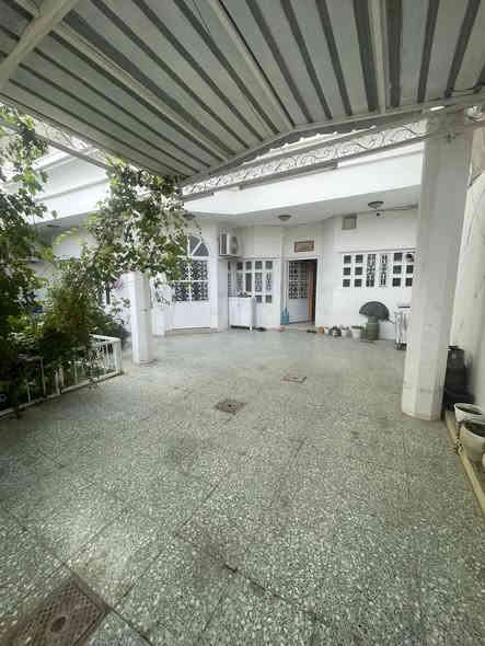 دار للبيع طابو ملك صرف 
موقع الدار كركوك حي الواسطي مقابل شقق الغاز

طابقين بناء سنة 2015
مساحة الدار 300 متر واجه 12 
يقع شارع 15 متر اول فرع خلف التجاري الرئيسي

محتويات الدار 
طابق اول گراج سيارة وحديقة واستقبال ومطبخ و3 غرف نوم وصالة كبيرة ومخزن ومجمع صحيات

طابق ثاني استقبال ومطبخ و3 غرف نوم 
درج خارجي معزول 

💵💵السعر 285 وقابل للتفاوض💵💵

 
🔴 1- التعامل يكون مع صاحب العقار الشرعي حصراً
2- المكتب  وسيط بين الطرفين ولحفظ الأجرأات القانونية والتأكد من صحة العقار قبل تسليم اي مبلغ بأشراف قانوني

للأستفسار ✅مراجعة مكتب الاسياد للعقار 🔔

📍عنوان المكتب كركوك واحد حزيران قرب تقاطع الحصو ورمل 
                 للأتصال ***********📱

                             ***********📱

✅نستقبل جميع عروضاتكم السكنيه والتجاريه في كركوك 💯والترويج لها عبر الصفحه الخاصة بل مكتب
                  مكتب  الاسياد للعقار 
للأستثمار والتطوير العقاري 💯 معنا نحو الأفضل

https://www.facebook.com/profile.php?id=100063971986106&mibextid=ZbWKwL
