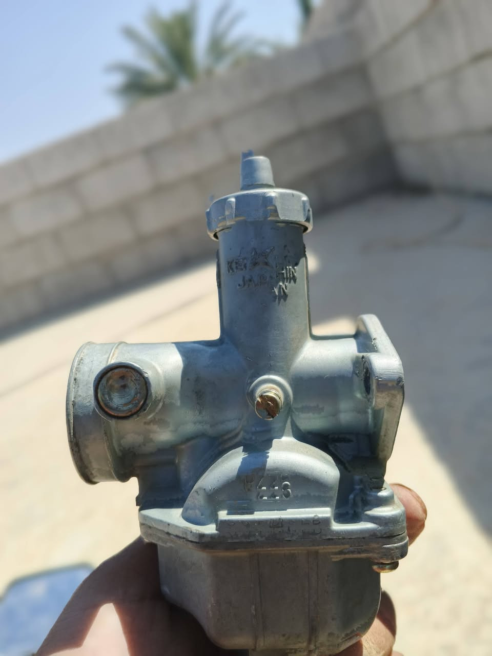 ئەم عەشیانە بۆفرۆشتن بێکێشەیە
کابێتە ۲٥۰ کەویار لۆکە 
کابرێتە ۲۰۰سپۆڕت
کابێتە ۱٥۰ 
شۆێنە شەحن
لایتی زینۆن عەدەسە
ساڵەنسەی کاتم 
سنوقی بان ماتۆڕ بۆ هەموو ماتۆڕی ئەگونجی
***********
