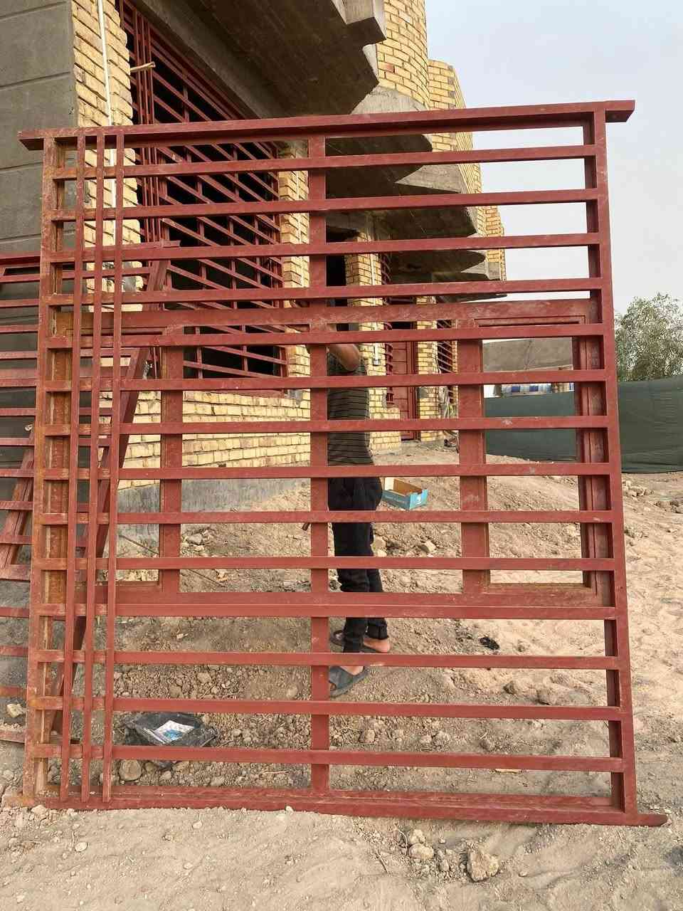 سلام عليكم شبابيك البيع عدد اثنين قياس اثنين في أربعه شبابيك حديد تزكام ثقيل بعدهن ما مشدودات السعر 475 بيهن مجال عنوان بابل المحاويل البعلوان اتصال***********
