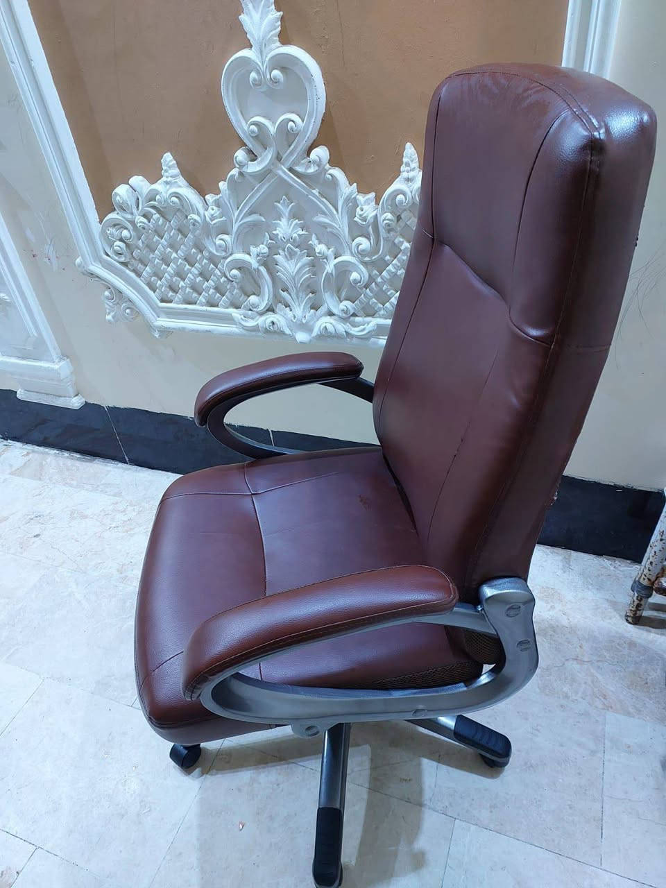 السلام عليكم
ميز مكتب عدد ٢
كرسي مكتب عدد ١
كومدي عدد ١
بعدهن جدد صار شهر من ماخذيهن
السعر ٩٥٠ الف


**إذا كنت صاحب هذا الإعلان وتريد حذفه لأي سبب، رجاءا أرسل رسالة إلى الدعم الفني**