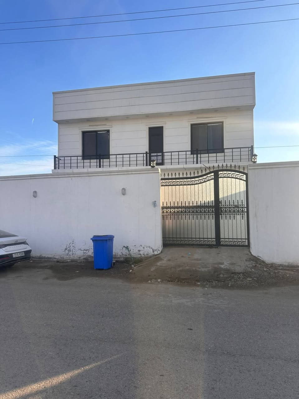 سلام عليكم مزرعه متكامله للبيع مساحة 1200م
6 غرف من ضمن الغرف 5 غرف سويت مع صحيات خارجية موقع المزرعة بغداد جزيره بغداد السياحية شارع الفنان ماجد الحميد المزرعه زنجيل على شارعين تبعد عن شارع الجزيرة الرئيسي 500متر 
+ تحتوي على كراج 2 
للتواصل ولأستفسار على الأرقام 

***********

***********
