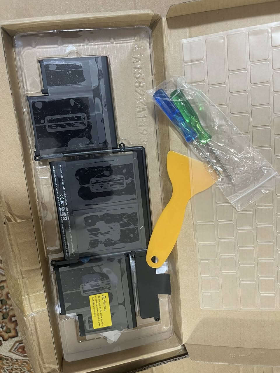 � بطارية MacBook Pro Retina 13” – جديدة بالكرتون 🔋
بطارية داخلية موديل A1493

سعة قوية 74.9Wh – 6600mAh 

جديدة ما مستخدمة

وياها عدة تركيب كاملة

أداء ممتاز وعمر شحن طويل

السعر: 70 ألف وبيها مجال


**إذا كنت صاحب هذا الإعلان وتريد حذفه لأي سبب، رجاءا أرسل رسالة إلى الدعم الفني**