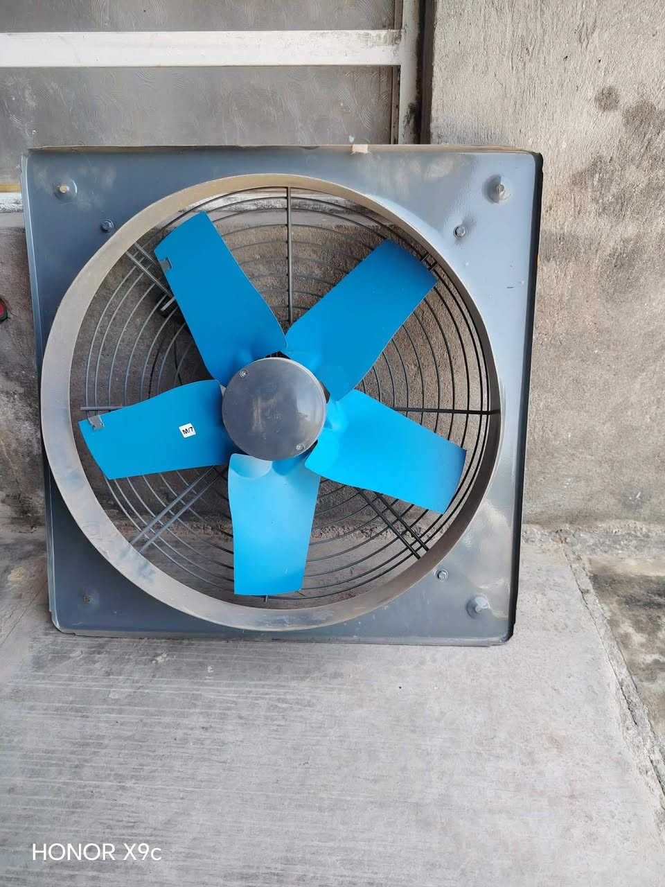 سلام عليكم الغوالي غراض مستعمله نضيفه للبيع شرط الفحص مكان ديوانيه دغاره رقمي***********
