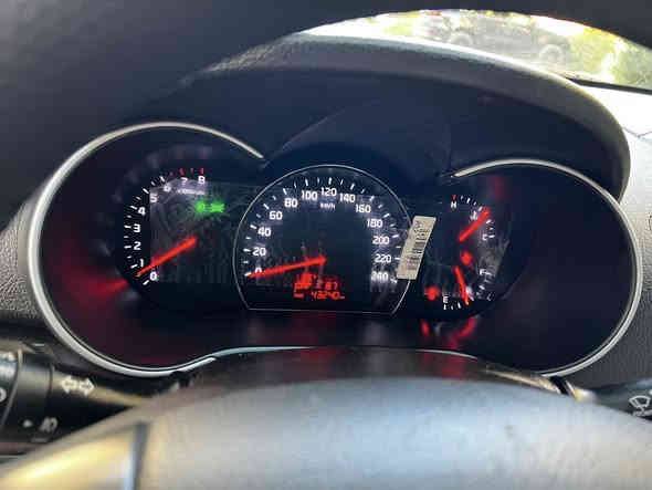 ( مكلف بنشر رقم صاحب سياره اسفل الاعلان واتصل عليه او علق بتم سوف يصلك السعر مباشرا) 
للبيع فقط نقدا 
اعتذر عن جميع المراوس كيا سورنتو شبه  زيرو ماشاء الله تبارك الرحمن جديده جدا 
سياره ع ايد وحده ماخذها زيرو بوقتها بسنتها طلعتها ع ايدي زيرو ٢٠١٥ وضلت محافظ عليها صوره سنويه القديمه موجوده بلمنشور حاليا مجدده مع هزه جديده دعاميات وحديد بدون صبغ 
فول ١/١ خليجي 
استلام شركه دوليه العراقيه كتلوكات فابلون  الاصلي بيها بعده قماره بنرما شغاله 
زراك لايت بصمات ٢ وثانيه بعدها بلجيس ما مفتوحه محرك سته سلندر ٣.٥ سبعه راكب ٣ قطع تبريد هواي مواصفات بيها رقم بغداد دولي جديد بسمي شخصيا 
مكاني بغداد 
( اخوان سياره جديده جدا ونضيفه ع ايدي وبسمي شخصيا من شركه عندي ولحد الان محافظ عليها 
جناي سورنتو يعرف قيمتها 
اتصل وتدلل ماشيه 43 الف 
***********
