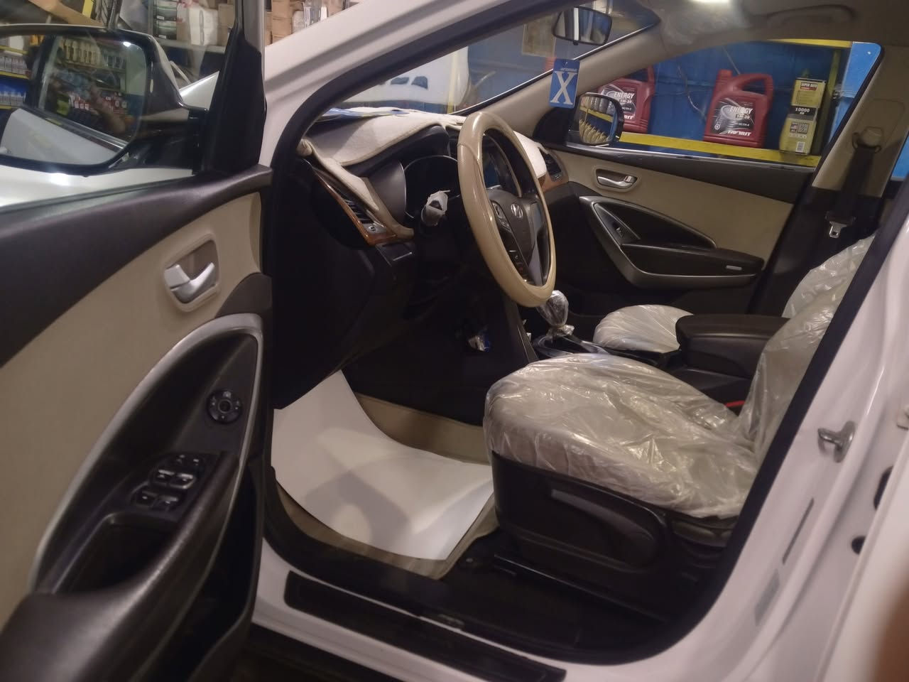 سلام عليكم ، سنتافيا 2014 للبيع سيارة مال جناي الله شاهد من لبيت للشغل كير ومكينه كفالة تراي وين متريد  مكينه  4سلندر  بيها نضوح جداً قليل بالمكينه كما موضح بالصور سنويه بأسمي تحويل مباشر رايدها 160ورقة وبيها مجال مكاني بغداد البياع رقم الهاتف ***********
