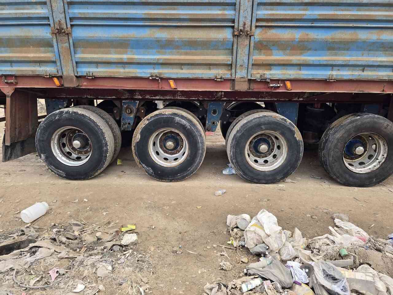 سلام عليكم عربانه للبيع ١٢ او ٦٠ نص اجناب ارتفاع ٩٥ شاصي ١٤ دناكير ١٤ صيني بنزات او بولبرنات جدد مطبخ او ثلاجه او صندوك  تايرات نظافه ٧٠ بل ميه لا فطر ولا كسر (السعر ١١٥ او بيها مجال )مكاني ديالئ بني سعد ***********٢
***********
