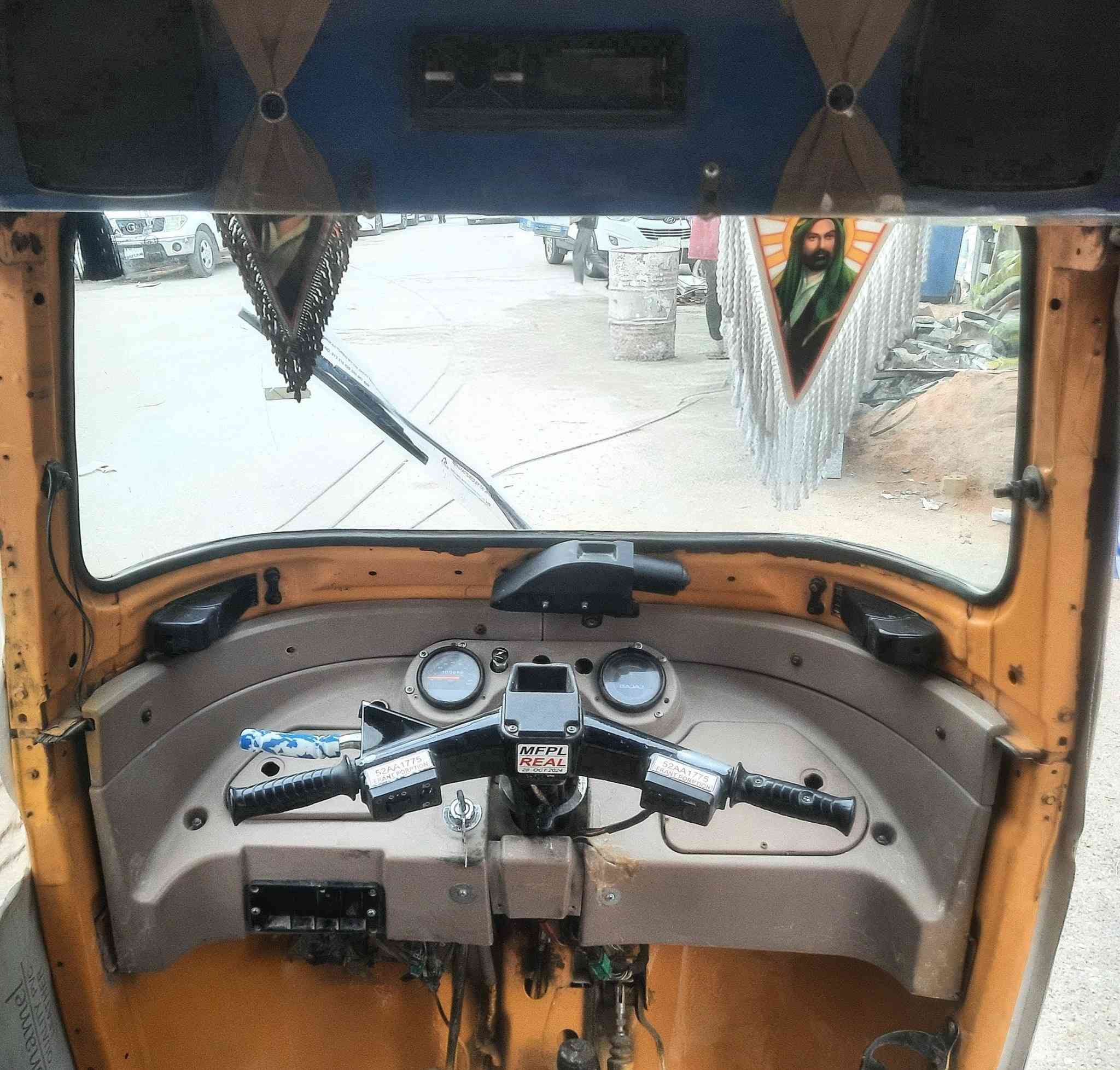 تكتك بجاج موديل 18 شهر 7
أوراق كامله شركه المصطفى
مكينه 20 مجفت شركه
مصبوغه جماليه عام
العنوان بغداد مدينة الصدر
السعر 3700 وبيه مجال لشراي
***********
