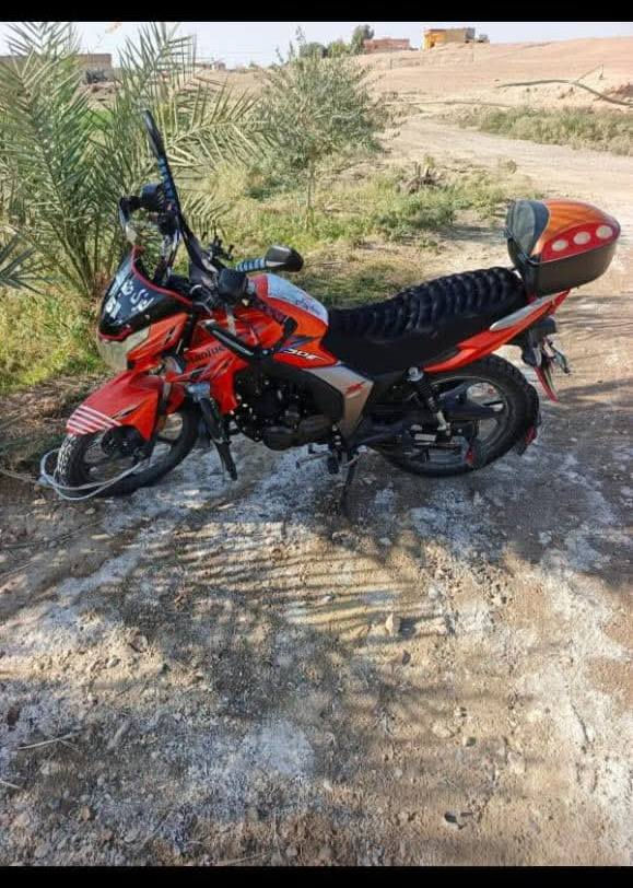 للبيع سايم
للبيع هاوجي
موديل 2017
بيه وراق  اوراق 
نضافة مثل ما موضح بصوره مكان ريحانه لستفسارعل قم لوخاص  ***********
