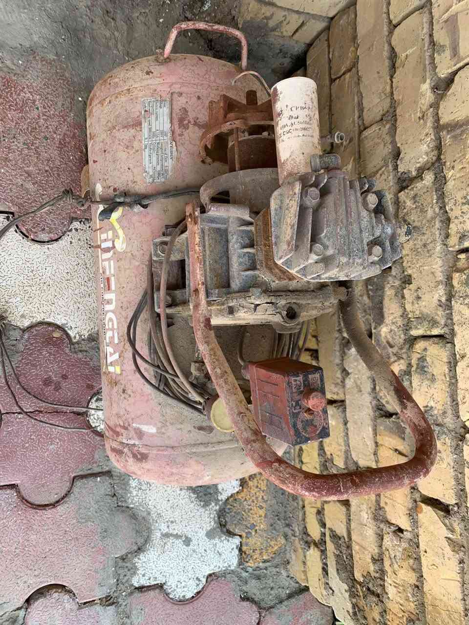 مكلف بالنشر
تاروسه للبيع قيم واخذ 
***********
