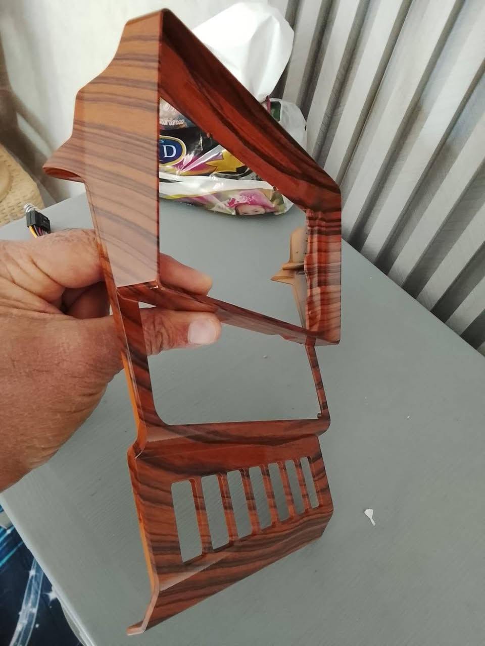 بسم الله الرحمن الرحيم
وجه  شاشه اندرويد مارسيدس دب 
عندي قطعتين شديت وحده و بقت وحده 
السعر 70 الف 
مكاني بغداد ***********
