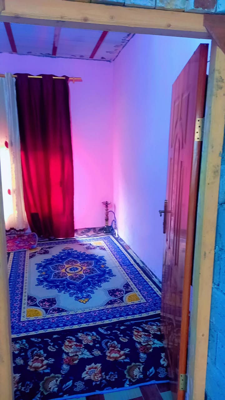 بيت للبيع  حي لامين الثانيه قرب ملعب شهيد جمال  مساحه ٧٠ متر  وجه 5نزال ١٤ بي غرفه وصاله او مطبخ او صحيات   ستفسار خاص او رقم وتساب *********** وتساب فقط
