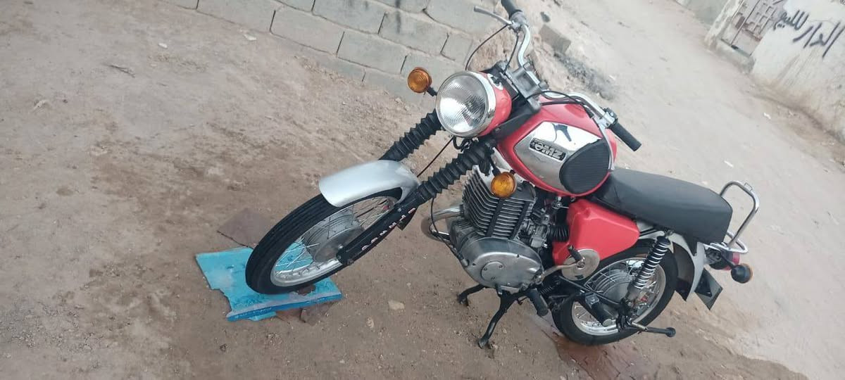 ماطور 81 اصولي مداور ثاني يوم بسمك ما بي لحيم بس بل خشم تقويه سعر مليون وتسعميه
***********
