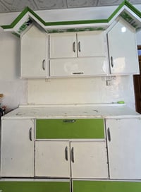 كاونتر تزكام مستعمل قياس 2 متر مع سنك قياس 1 متر يحتاج شغلات بسيطه الل...