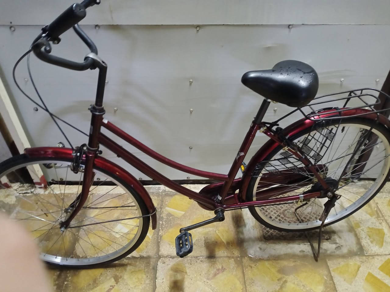 سلام عليكم بايسكل للبيع نوع بناتي حجم 26 البايسكل حاويه ياباني اصلي شرط الفحص السعر ب 120 وبي مجال
المكان قضاء النصر 
الرقم ***********
