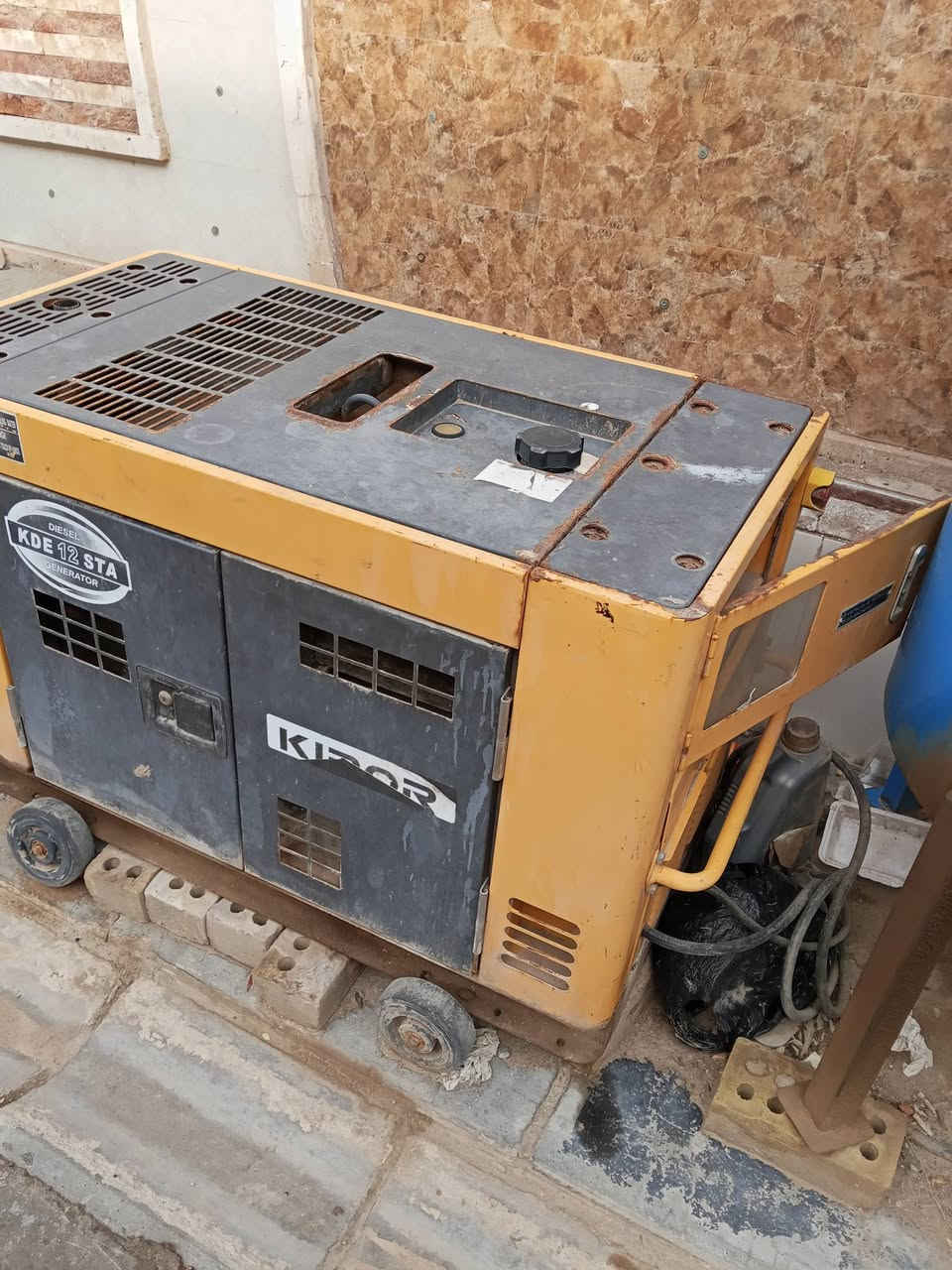 مولده. عدد. اثنين. مع خزان.  الزغيره. بيه عطل بسيط. للبيع  اتصال ***********
