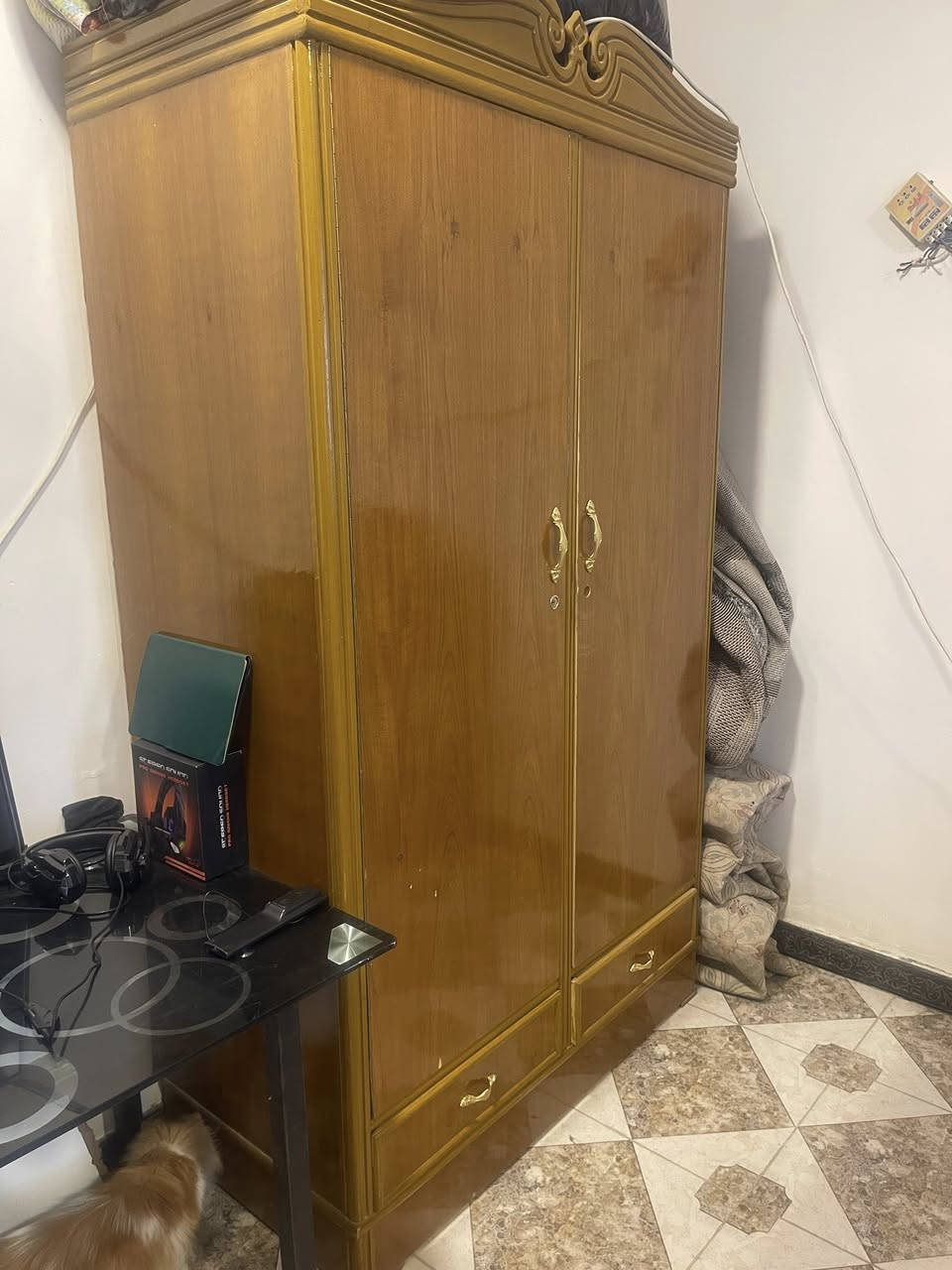 سلام عليكم غرفه تسكام اصلي خشب ممتاز بحاله جيده
چرابي عدد2 وكنتور بابين ويحتوي عله خانات للتخزين ومجرات ثنين 
بحاله ممتازه سعرها 250 قفل مكاني نجف حي النداء


**إذا كنت صاحب هذا الإعلان وتريد حذفه لأي سبب، رجاءا أرسل رسالة إلى الدعم الفني**