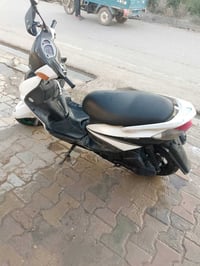 دراجه سكنس للبيع ما مفتوحه كفرات أصليه مو تجاريه سعر 500 الف  07713467...
