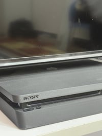 بلايستيشن 4 • مستخدم قليل • جوستك اصلي