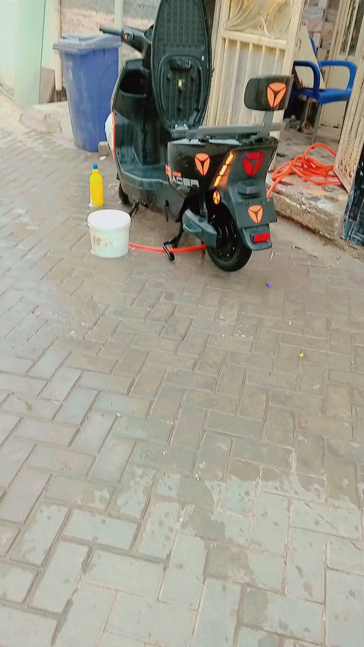 سلام عليكم  شباب دراجة شحن  البيع  ماصالي شهر من مشتريهة خمس بطاريات دراجة جديدة  اسم الدراجة جيتي  30السعر مليون ونص  ***********
