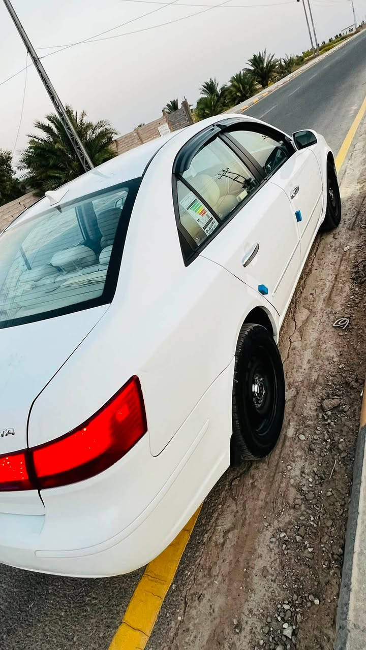 للبيع سوناته موديل 2009 امريكي 
محرك 2400 دوش لا تنقيص ولا تبخير
رقم دهوك سنويه جديده 
تريد تحويل تريد وكاله  
تخم تاير جديد صدر امامي اخلفي جديد 
بيه ثلاث قطع صبغ بدون دوخل 
تبريد ثلج سياره جاهزه من كلشي 
السعر 105 وبيه مجال 
باقي التفاصيل على هاذه الرقم 
***********
