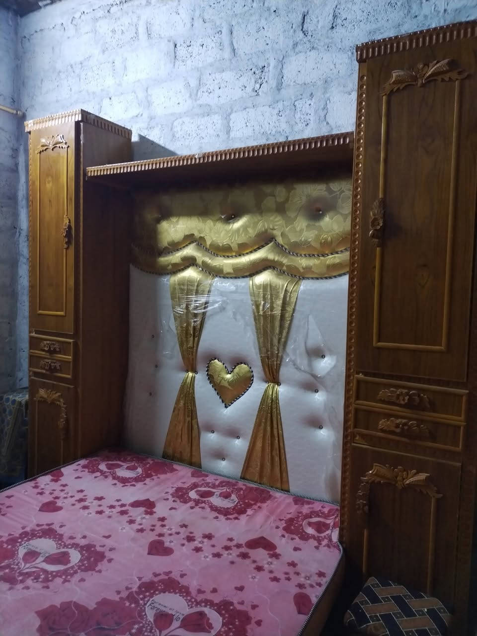 غرفة كامله مامستعمله كم شهر العنوان الموصل الجانب الأيمن تل الرمان للبيع بسعر مليون دينار وبيه مجال التواصل على الرقم ***********
